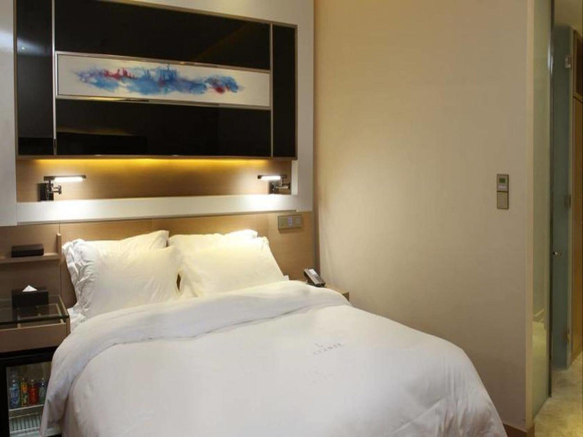 Lavande Hotel Zhuhai Gongbei Port Of Entry Exteriör bild